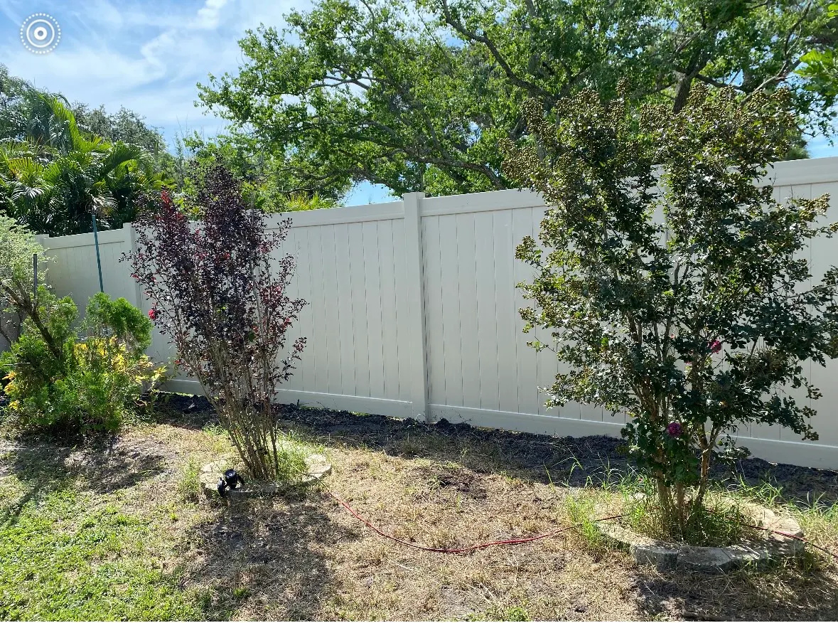Vinyl privacy fence